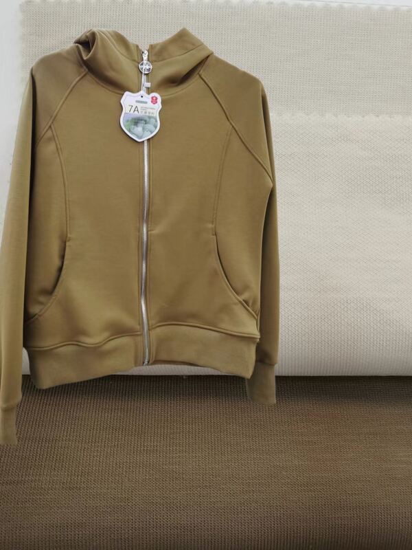 55% قطن 40% مودال 5% سباندكس نسيج محبوك مزدوج الوجه 230 جرامًا للمتر المربع يجمع المزيج بين القدرة الطبيعية على التنفس واللطف على البشرة